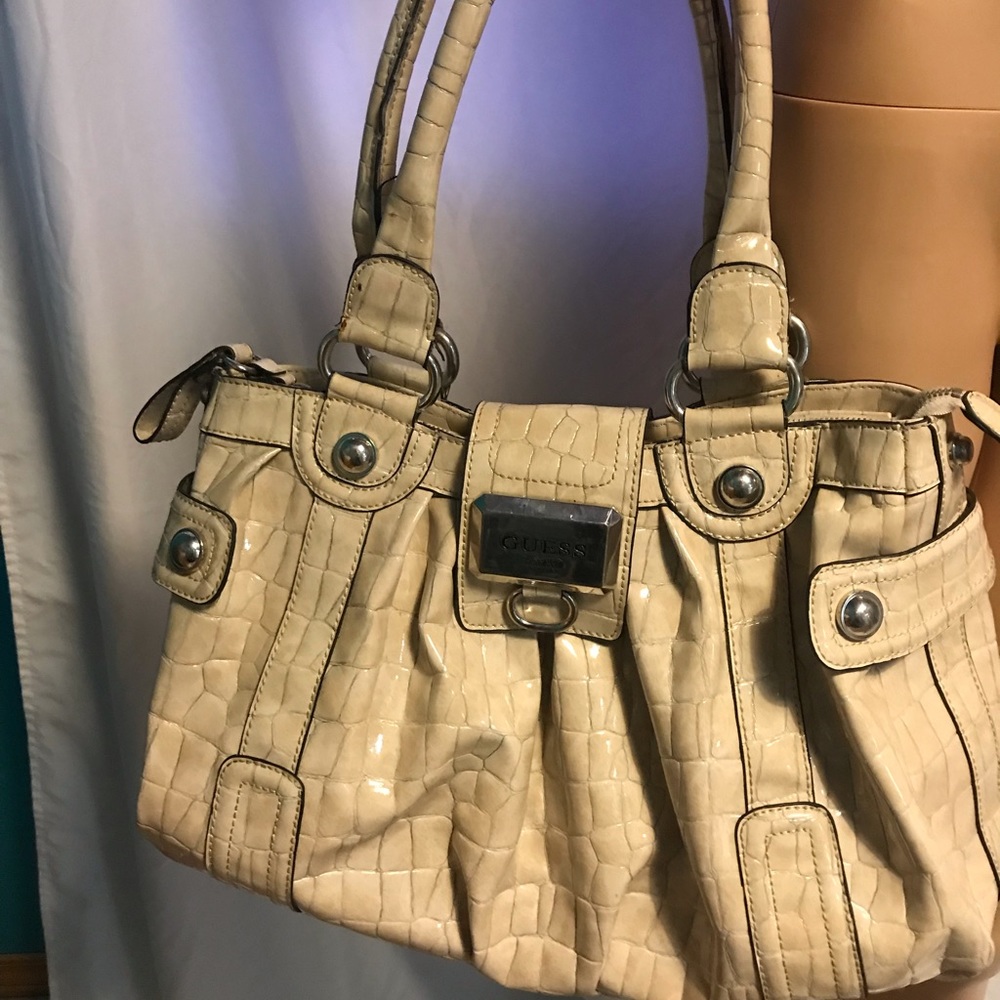 Oversized Guess handbag